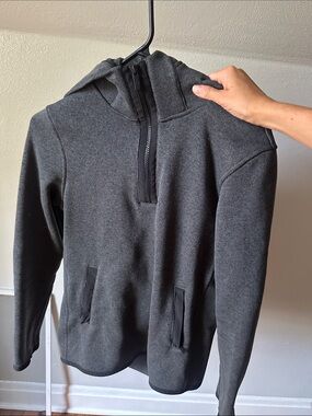 Women’s Lululemon Charcoal Half-Zip Hooded running sweatshirt